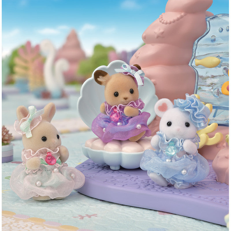 Le trio des bébés en costumes de méduses
