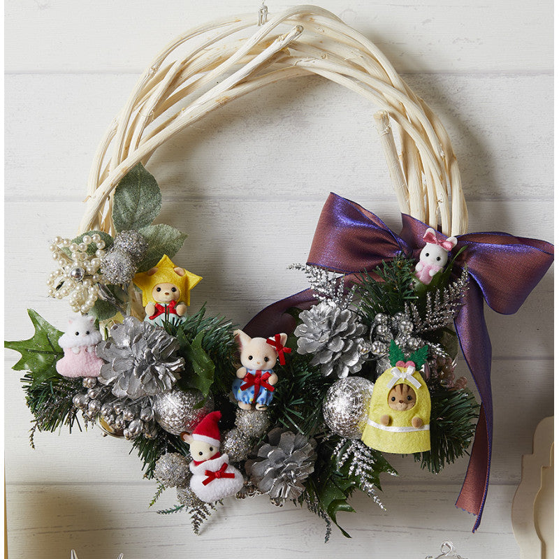 Les bébés en costumes de Noël