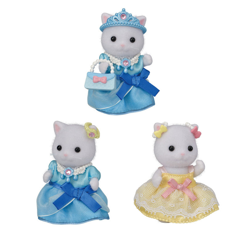 La fille Chat Persan et sa panoplie de princesse