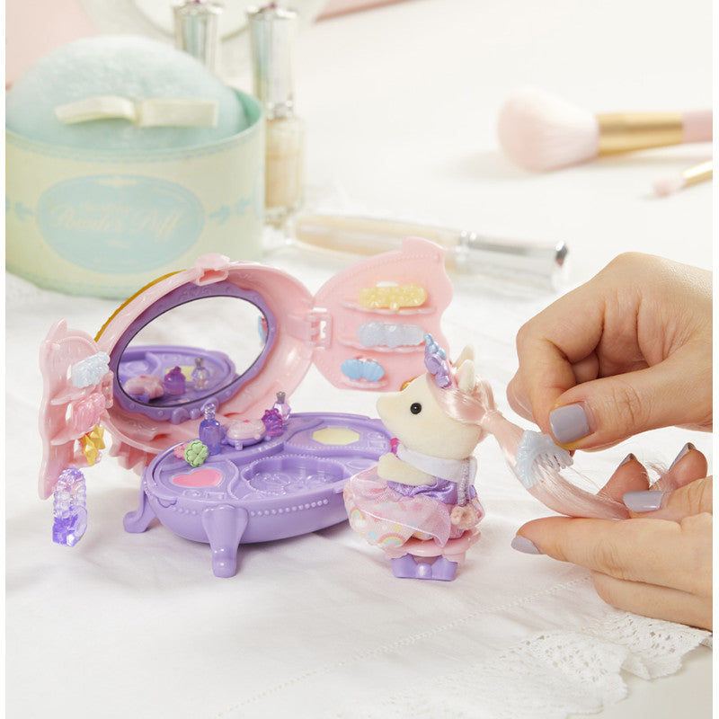 La coiffeuse de la fille Poney
