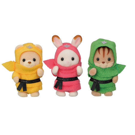 Le trio des bébés en costumes de ninja de Sylvanian Family