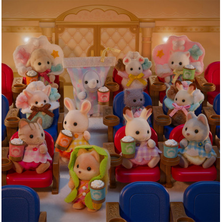 Les bébés au cinéma - lapin et chat de Sylvanian Family - 4