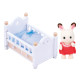 Le bébé Lapin Chocolat et le lit de Sylvanian Family