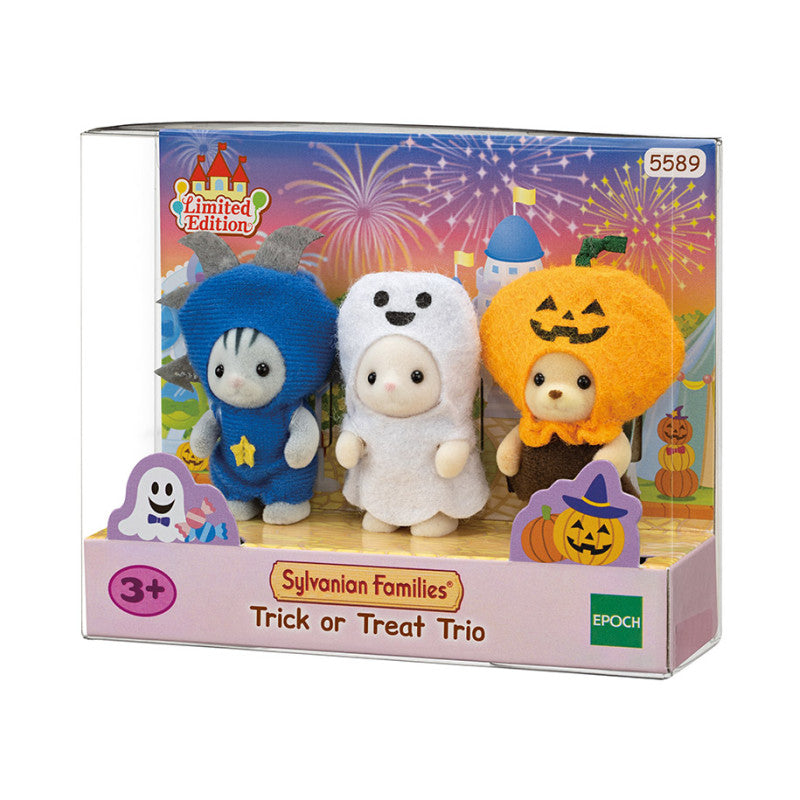 Le trio des bébés en costumes d’Halloween