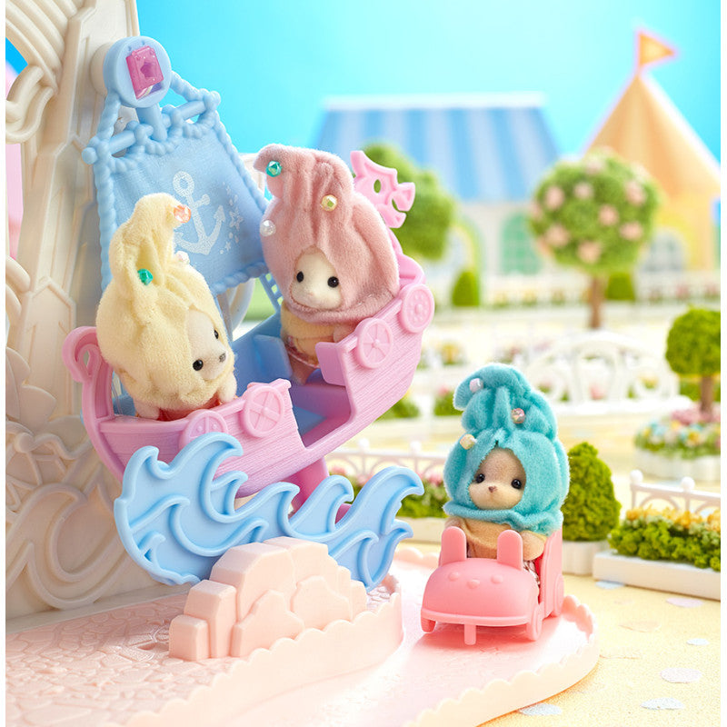 Le trio des bébés en costumes de crèmes glacées