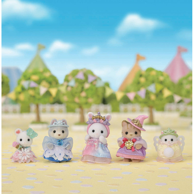 La parade des bébés en costumes de princesses