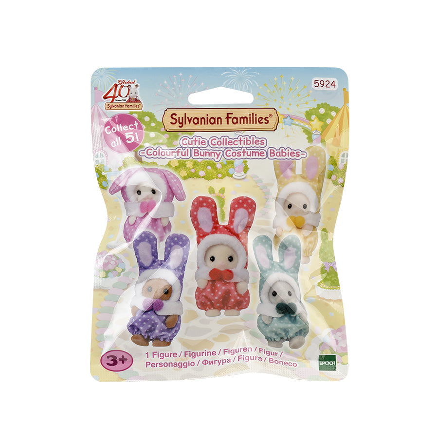Les bébés en costume de lapins colorés